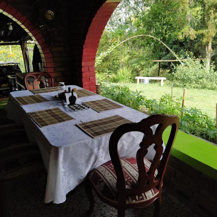 La Acuarela, Posada De La Monita Pereira Buitenkant foto